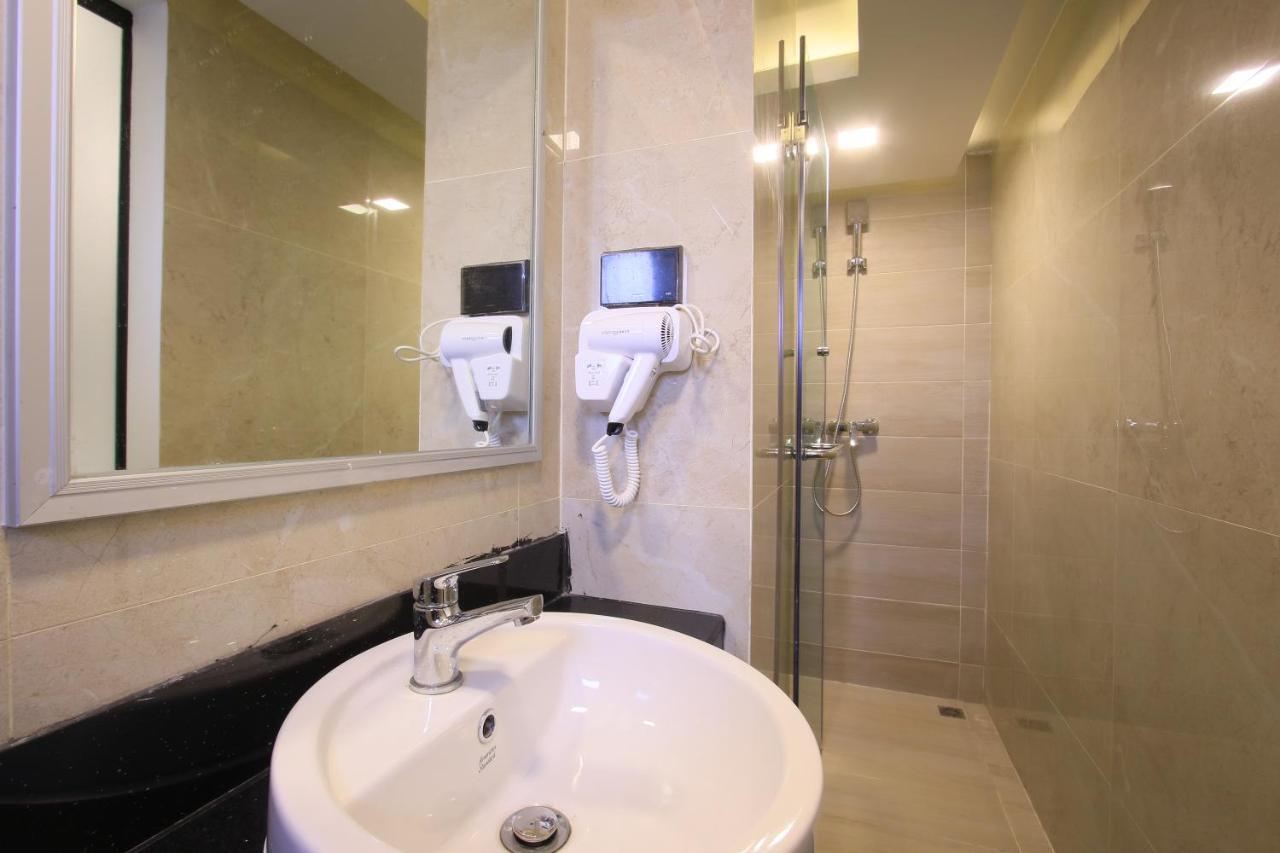 בנגקוק Pratunam Atrium Hotel מראה חיצוני תמונה