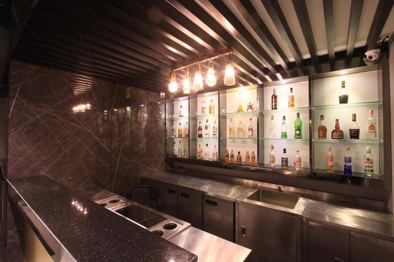 בנגקוק Pratunam Atrium Hotel מראה חיצוני תמונה
